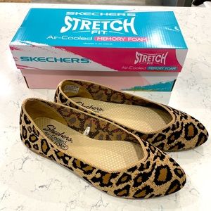 Skechers stretch Leopard print flats. Size 9.